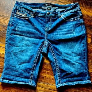 Excellent condition, Love Nation denim shorts - size 16 women’s.